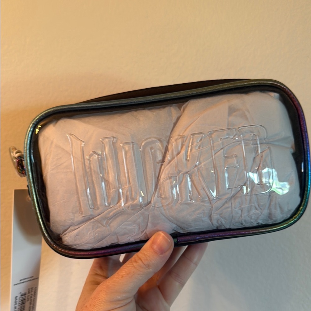 Stoney Clover Lane Wicked Pouch 💕💚